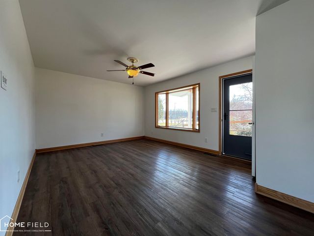 905 E Exchange Street, Owosso, MI 48867