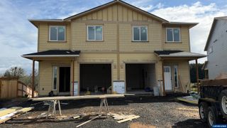 608 NE Kerns Dr, Dallas, OR 97338