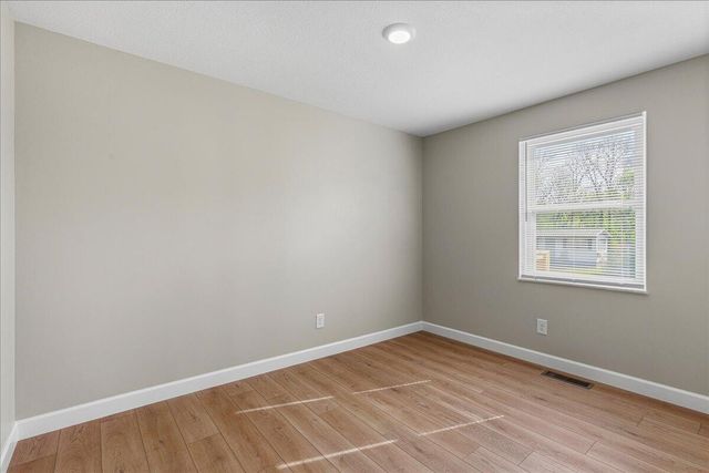 400 N Iowa Avenue, Etowah, TN 37331