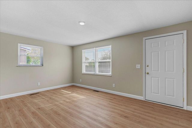 400 N Iowa Avenue, Etowah, TN 37331