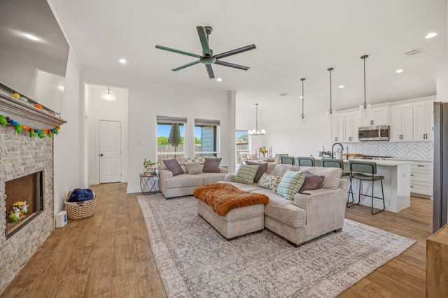 1316 Parkers Draw Avenue, Weatherford, TX 76086