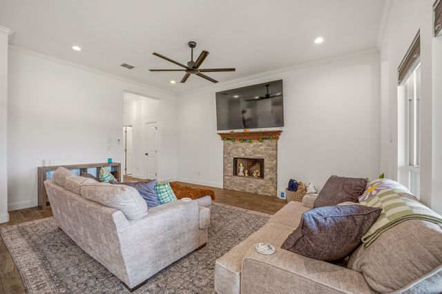 1316 Parkers Draw Avenue, Weatherford, TX 76086