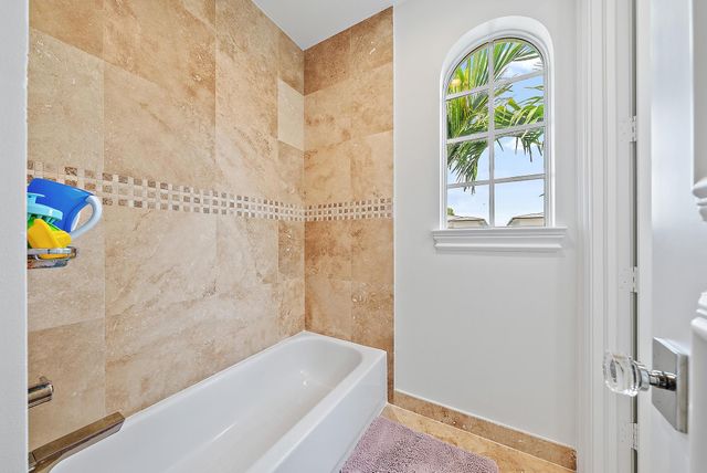 914 NE 2ND Avenue, Delray Beach, FL 33444