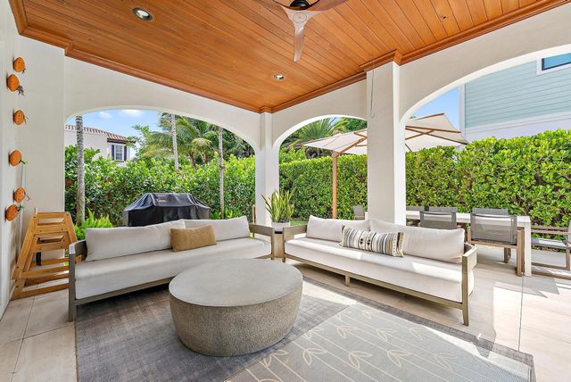 914 NE 2ND Avenue, Delray Beach, FL 33444