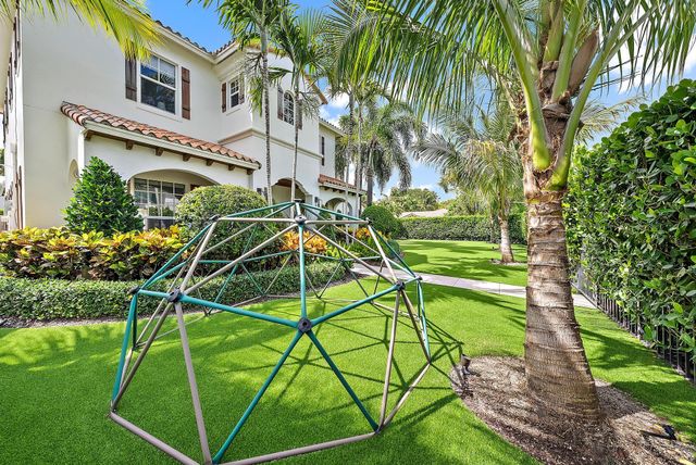 914 NE 2ND Avenue, Delray Beach, FL 33444