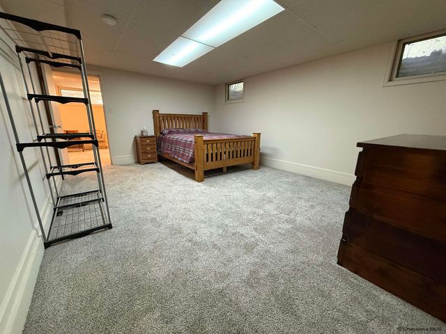 1607 MAPLE CT, Cheyenne, WY 82001