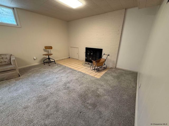 1607 MAPLE CT, Cheyenne, WY 82001