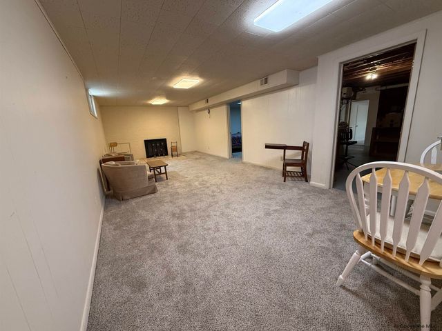 1607 MAPLE CT, Cheyenne, WY 82001