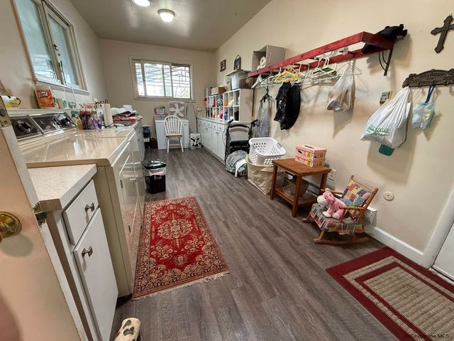1607 MAPLE CT, Cheyenne, WY 82001