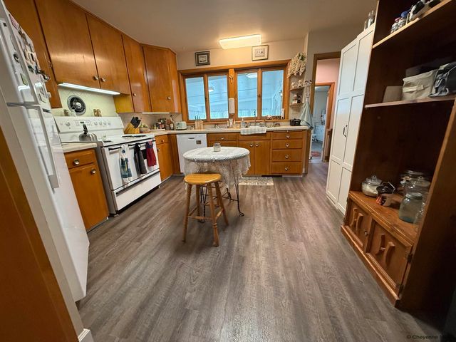 1607 MAPLE CT, Cheyenne, WY 82001