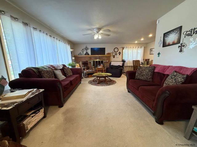 1607 MAPLE CT, Cheyenne, WY 82001