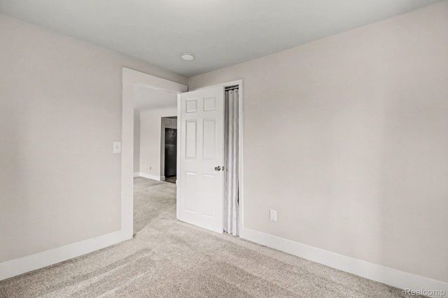 5825 N Newburgh Road, Westland, MI 48185
