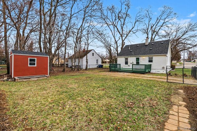 5825 N Newburgh Road, Westland, MI 48185
