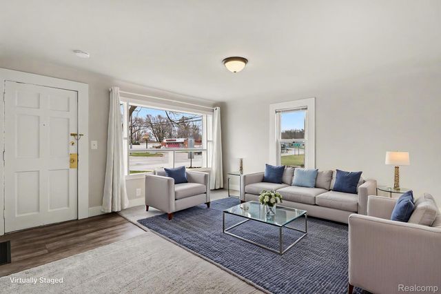 5825 N Newburgh Road, Westland, MI 48185