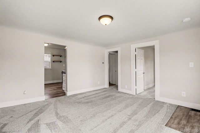 5825 N Newburgh Road, Westland, MI 48185