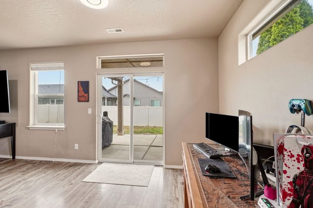 705 Quail Dr, Cheney, WA 99004