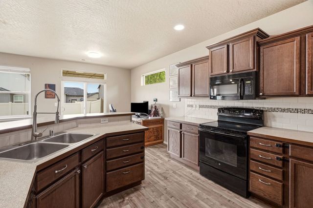 705 Quail Dr, Cheney, WA 99004
