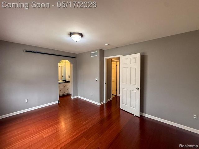 36721 Park Place Drive, Sterling Heights, MI 48310