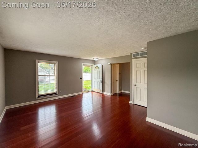 36721 Park Place Drive, Sterling Heights, MI 48310