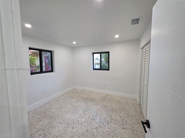233 E 7th St, Hialeah, FL 33010