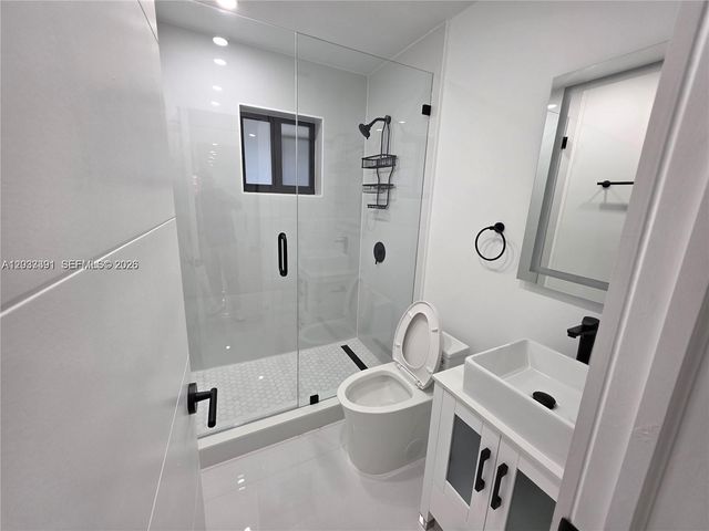 233 E 7th St, Hialeah, FL 33010