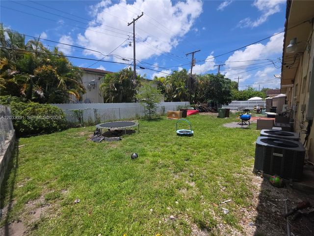 233 E 7th St, Hialeah, FL 33010