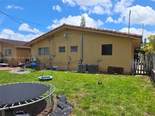233 E 7th St, Hialeah, FL 33010