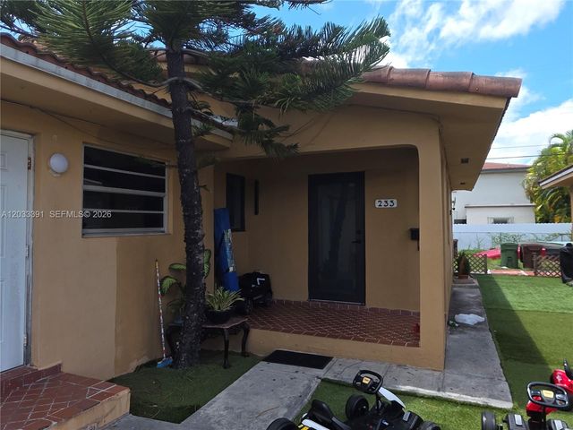 233 E 7th St, Hialeah, FL 33010