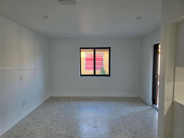 233 E 7th St, Hialeah, FL 33010