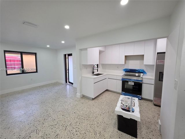 233 E 7th St, Hialeah, FL 33010