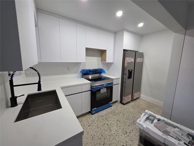 233 E 7th St, Hialeah, FL 33010