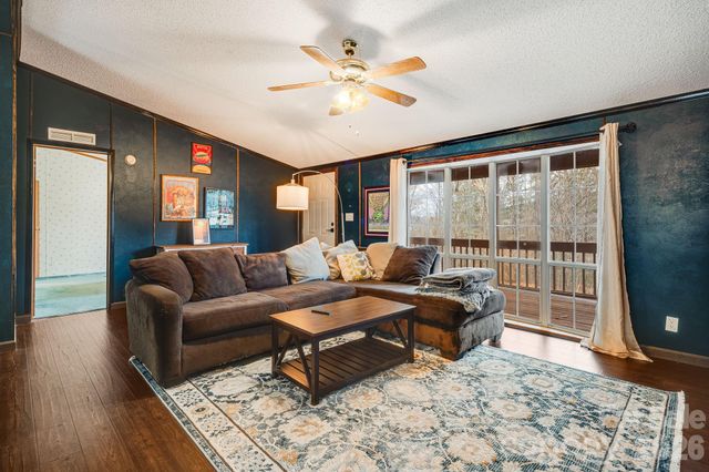 106 Avian Court, Brevard, NC 28712