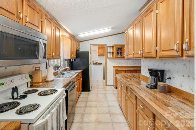 106 Avian Court, Brevard, NC 28712