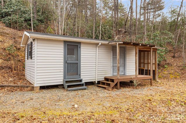 106 Avian Court, Brevard, NC 28712