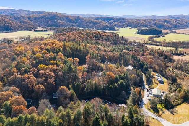 106 Avian Court, Brevard, NC 28712