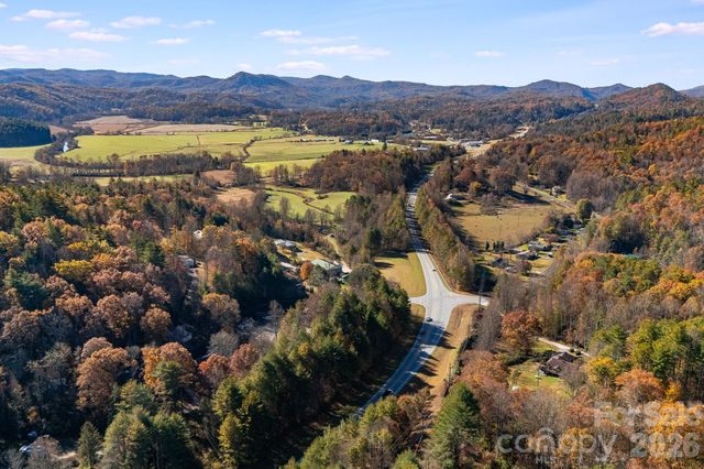 106 Avian Court, Brevard, NC 28712