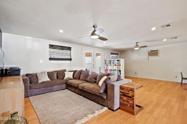 1831 E MINNEZONA Avenue, Phoenix, AZ 85016