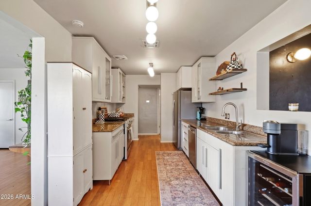 1831 E MINNEZONA Avenue, Phoenix, AZ 85016