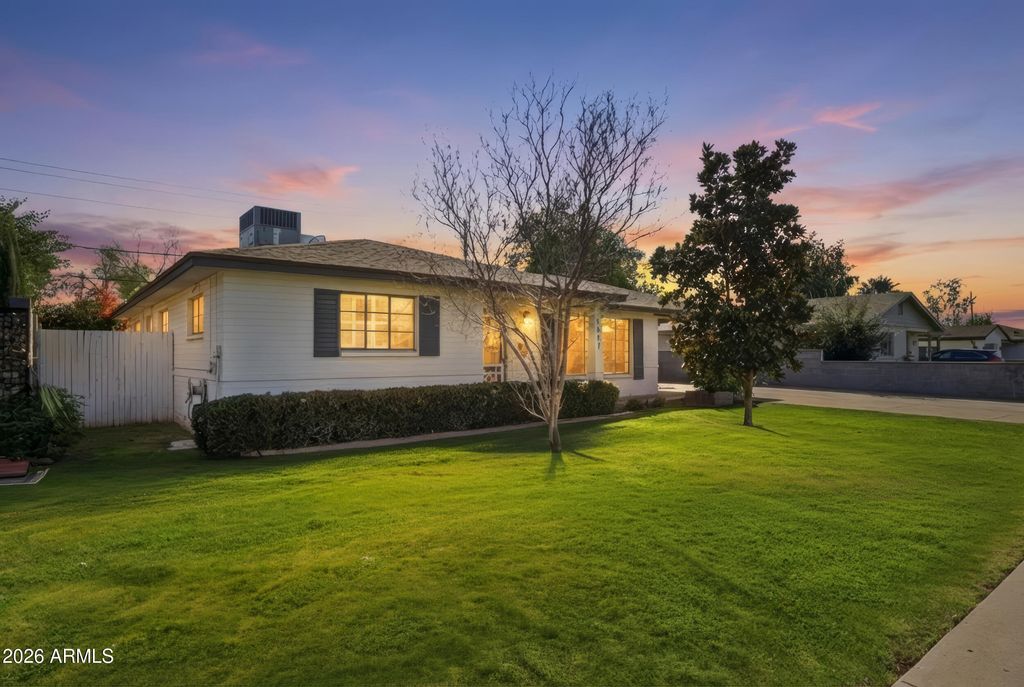 1831 E MINNEZONA Avenue, Phoenix, AZ 85016