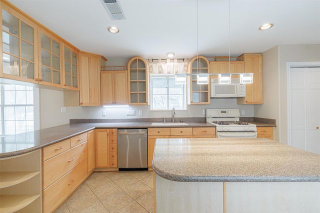 519 E Hillary Circle, Sugar Land, TX 77498