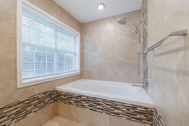 519 E Hillary Circle, Sugar Land, TX 77498