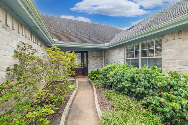519 E Hillary Circle, Sugar Land, TX 77498