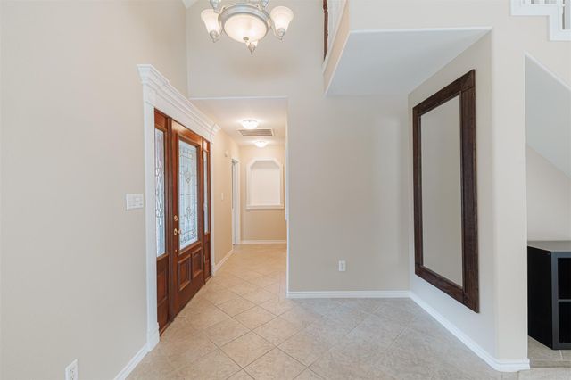 519 E Hillary Circle, Sugar Land, TX 77498
