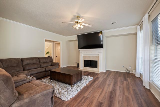 2203 Fairwater Park Drive, League City, TX 77573