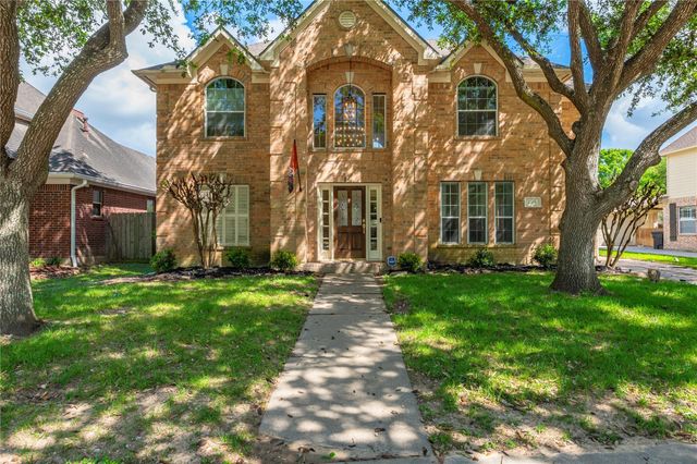 2203 Fairwater Park Drive, League City, TX 77573