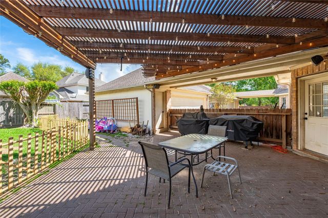 2203 Fairwater Park Drive, League City, TX 77573