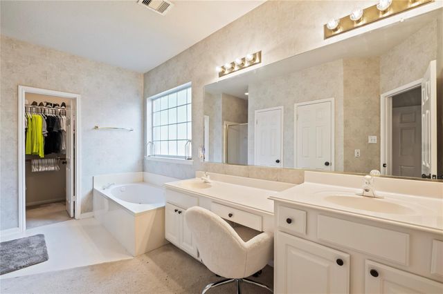 2203 Fairwater Park Drive, League City, TX 77573