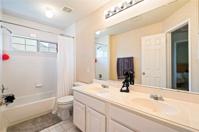 2203 Fairwater Park Drive, League City, TX 77573