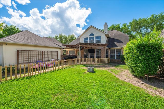 2203 Fairwater Park Drive, League City, TX 77573