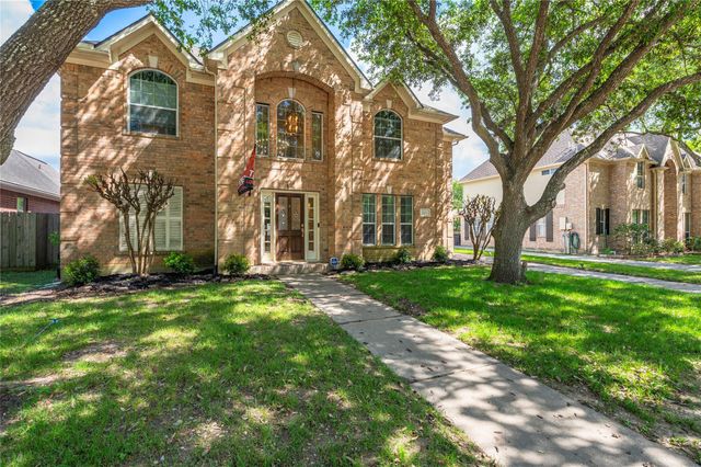 2203 Fairwater Park Drive, League City, TX 77573